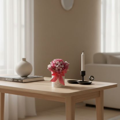 Μπουκέτο από κερί σε μικρό στρογγυλό κουτί 13X14cm