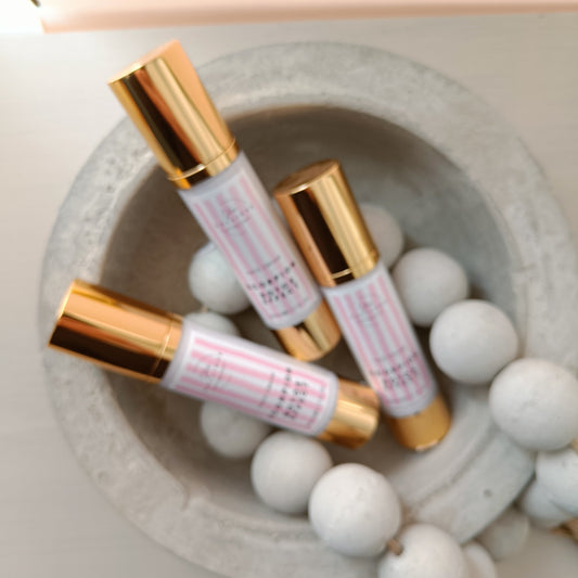 A pump bottle of Scorpion Botox Effect face cream with a gold cap, labeled for anti-wrinkle and moisturizing benefits.