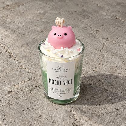 Χειροποίητο dessert κερί Mochi Shot με ροζ γουρουνάκι